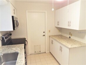 126 18th Ave NE in St. Petersburg, FL - Building Photo - Building Photo