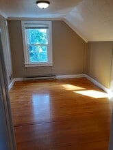 1355 Hanover Ave, Unit 3 in Meriden, CT - Foto de edificio - Building Photo