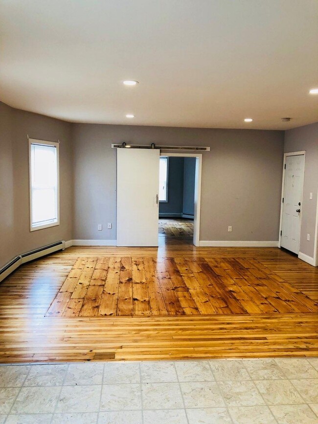 86 May St, Unit 3 in Worcester, MA - Building Photo - Building Photo