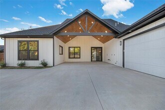 3201 Anthony Dr in Sherman, TX - Building Photo - Building Photo