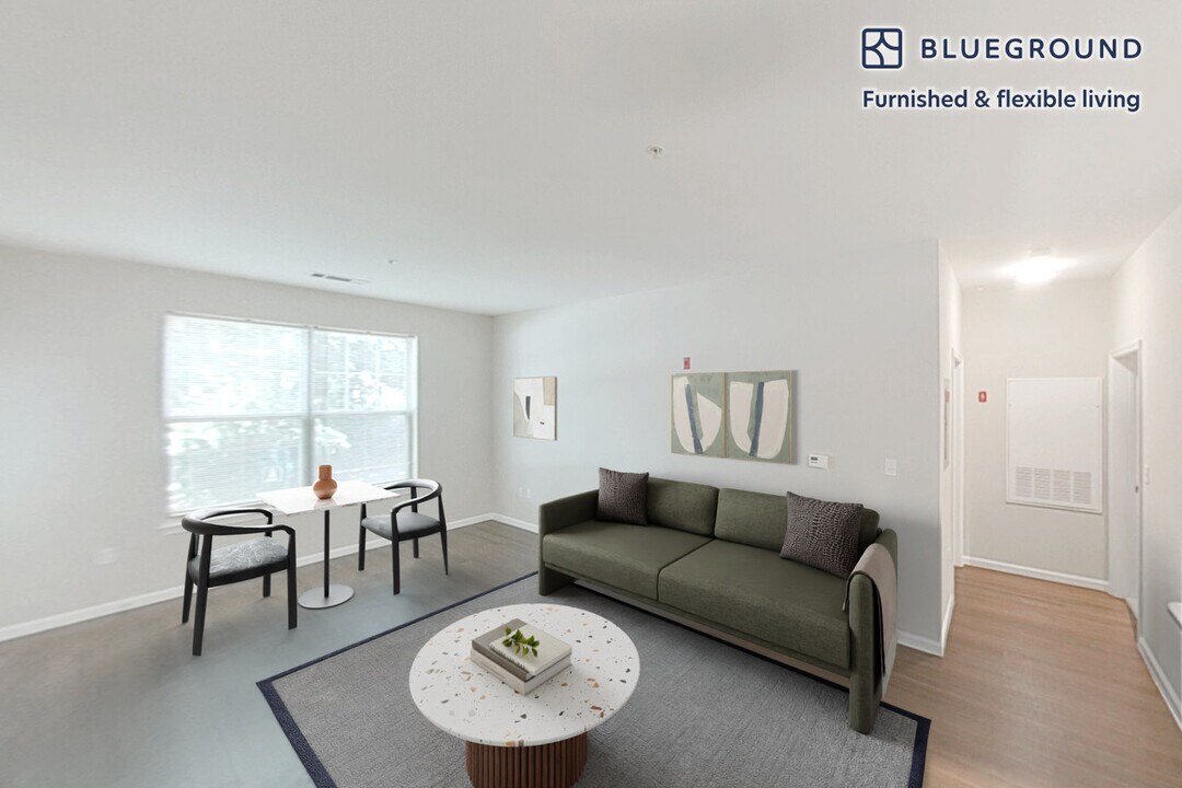 160 Boylston St in Newton, MA - Building Photo