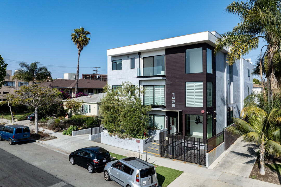 1426 S Hayworth Ave in Los Angeles, CA - Building Photo