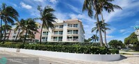 233 SE 21st Ave in Deerfield Beach, FL - Foto de edificio - Building Photo