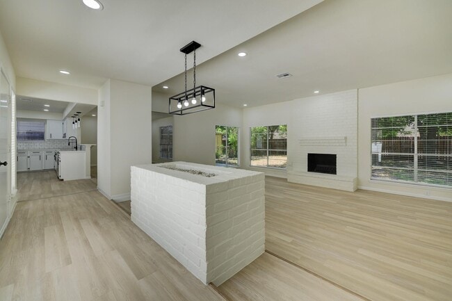 5519 Sheraton Oaks Dr