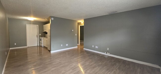 8214 N 17th St-Unit -B in Tampa, FL - Foto de edificio - Building Photo