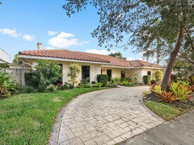 21151 NE 22nd Ct in Miami, FL - Building Photo