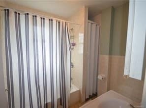 258 Rakoczy Ave, Unit 2flr in Fairfield, CT - Building Photo - Building Photo