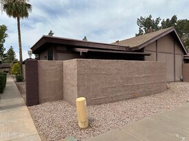 924 S Hacienda Dr in Tempe, AZ - Building Photo