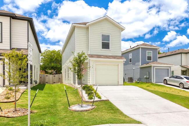 12 Trinity Cir in Lockhart, TX - Building Photo - Building Photo