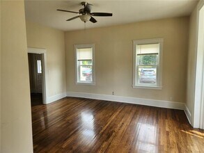219 Metacom Ave in Bristol, RI - Building Photo - Building Photo