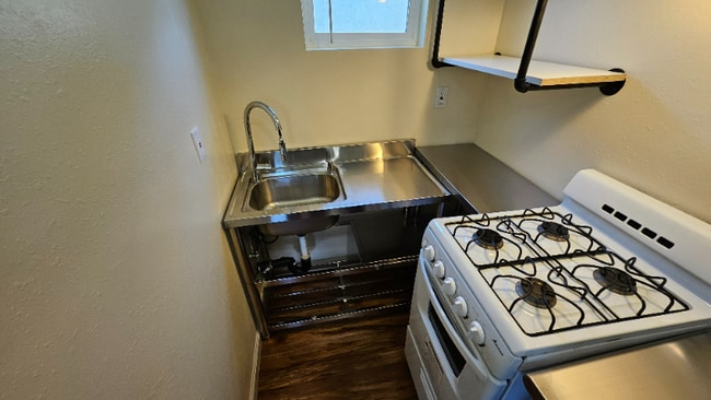 property at 13453-13454 Filmore St