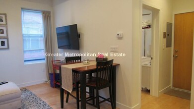 6 Foster St, Unit 3 in Boston, MA - Building Photo - Building Photo