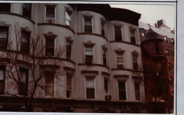 235-237 239 W 100th St in New York, NY - Foto de edificio - Building Photo