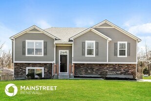 203 NE Hannah Ct in Grain Valley, MO - Building Photo