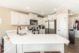 2227 NW Chapel Ln in Ankeny, IA - Building Photo - Building Photo