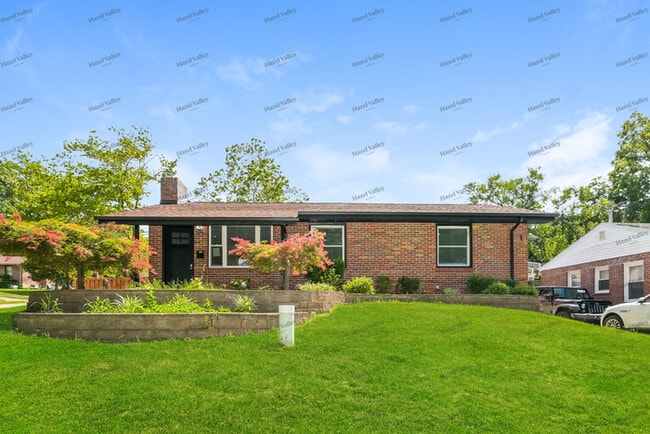 property at 1550 N Jackson Ave