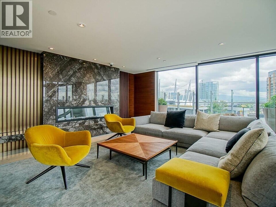 89 Nelson St. in Vancouver, BC - Building Photo