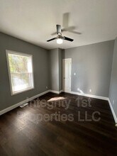 1116 E 45th St in Kansas City, MO - Foto de edificio - Building Photo