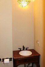 114 E Oakland Ave in Columbus, OH - Building Photo - Building Photo