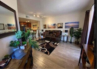 15353 Maturin Dr in San Diego, CA - Building Photo - Building Photo