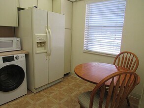 120 Lake Meryl Dr in West Palm Beach, FL - Building Photo - Building Photo
