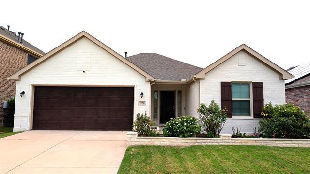 1708 Ranch Trail Rd in Aubrey, TX - Building Photo