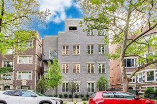 5126 S Kenwood Ave, Unit 301 in Chicago, IL - Building Photo