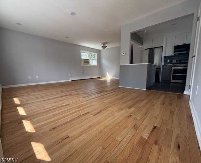 34 Warman St in Montclair, NJ - Building Photo - Building Photo