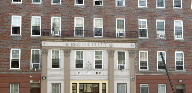 Berger Court in Bronx, NY - Foto de edificio - Building Photo