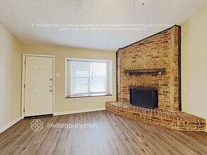 841 Apple Valley Dr in Lancaster, TX - Building Photo - Building Photo