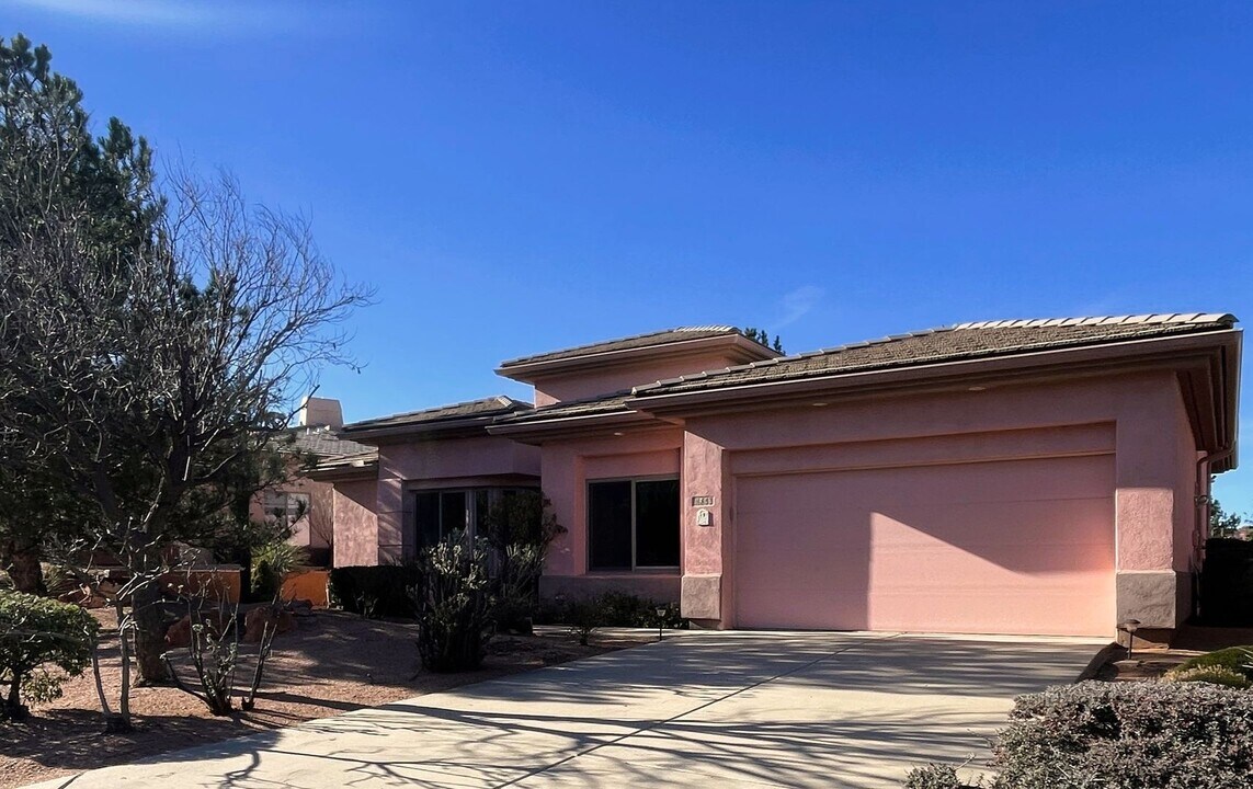 853 Crown Ridge Rd in Sedona, AZ - Building Photo