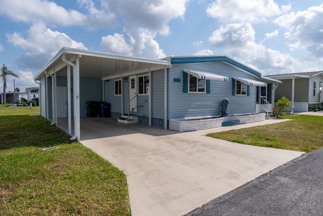 529 Cervina Dr S in Venice, FL - Building Photo - Building Photo