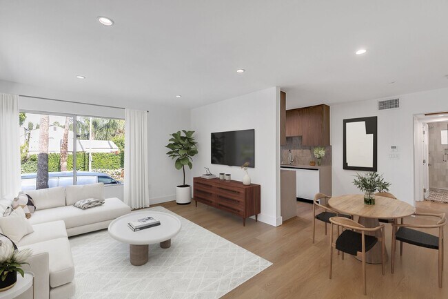 921 N Gardner St in West Hollywood, CA - Foto de edificio - Building Photo