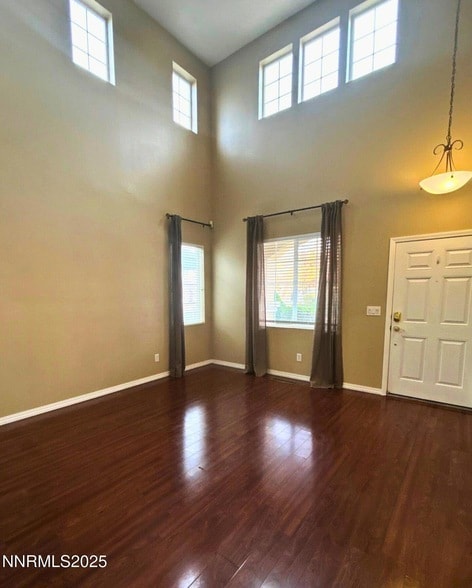 2739 Ineisa Ct, Unit A402 in Sparks, NV - Foto de edificio - Building Photo