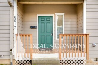 6017 N Syracuse St-Unit -6017 in Portland, OR - Building Photo - Building Photo