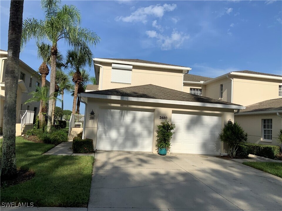 3480 W Crown Pointe Blvd in Naples, FL - Building Photo