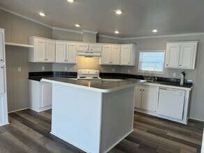 9430 Paradise Dr in Tampa, FL - Building Photo - Building Photo