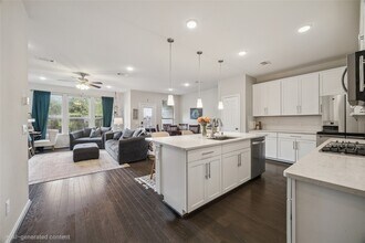 10928 Cannes Memorial Dr in Houston, TX - Building Photo - Building Photo