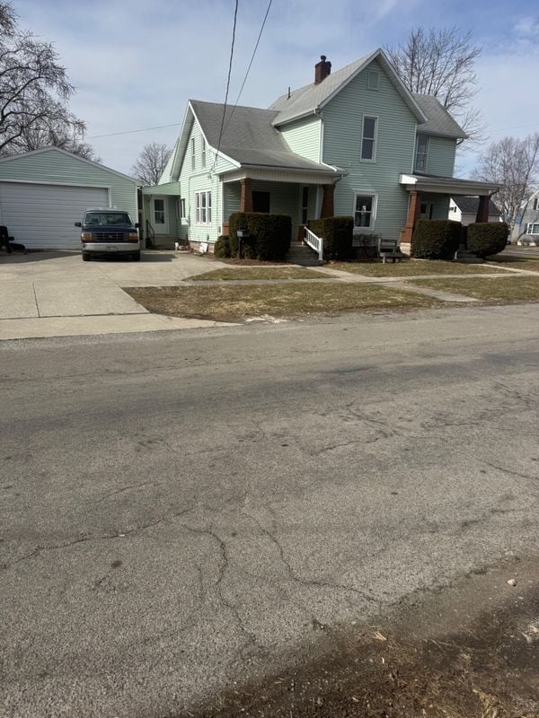 property at 403 W 6th St