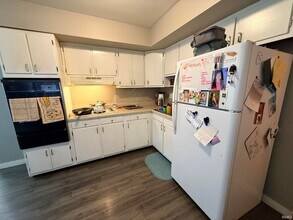 640 S Curry Pike in Bloomington, IN - Foto de edificio - Building Photo