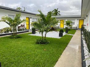 2489 SW 27th St in Miami, FL - Building Photo - Building Photo