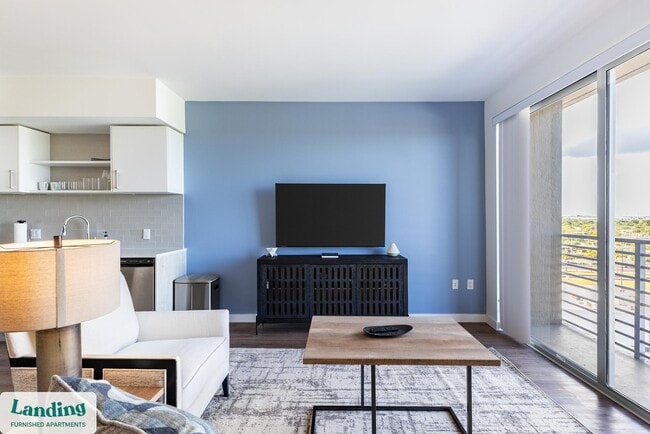 200 NE 1st Ave in Pompano Beach, FL - Foto de edificio - Building Photo