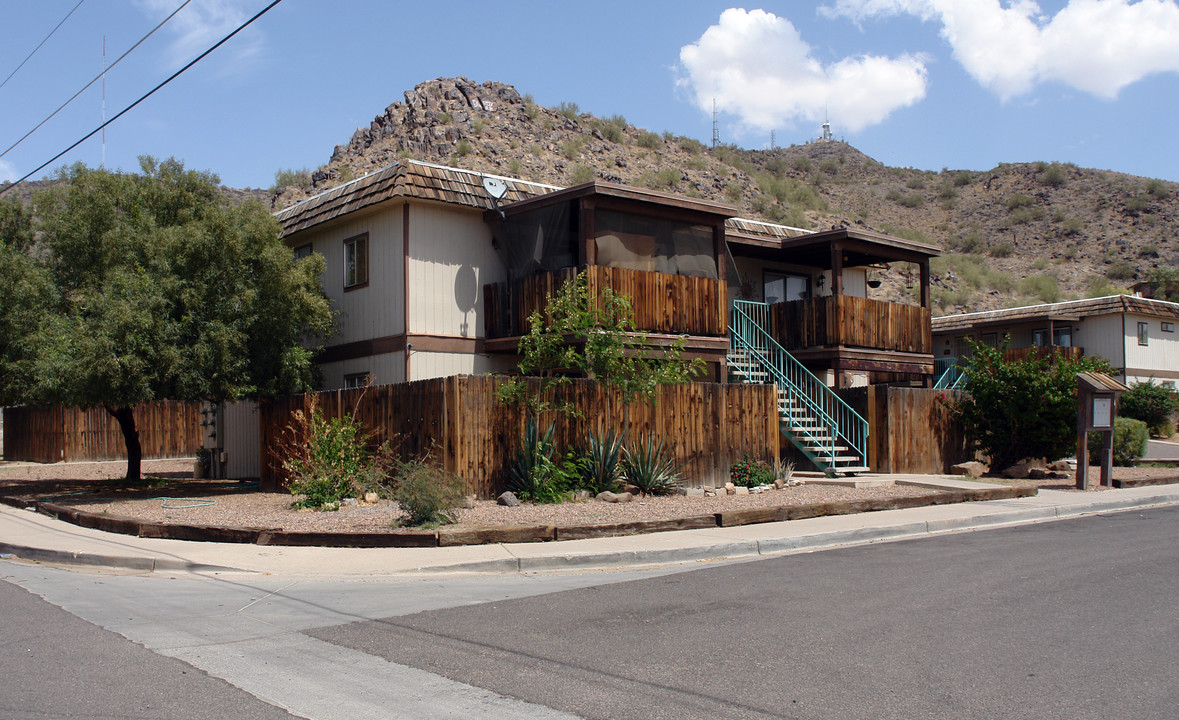 Yucca Apartments in Phoenix, AZ - Building Photo