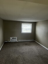 302 E Mefford St, Unit 302A in Robinson, IL - Building Photo - Building Photo