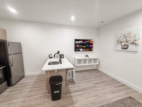 2400 E Huntingdon St in Philadelphia, PA - Foto de edificio - Building Photo