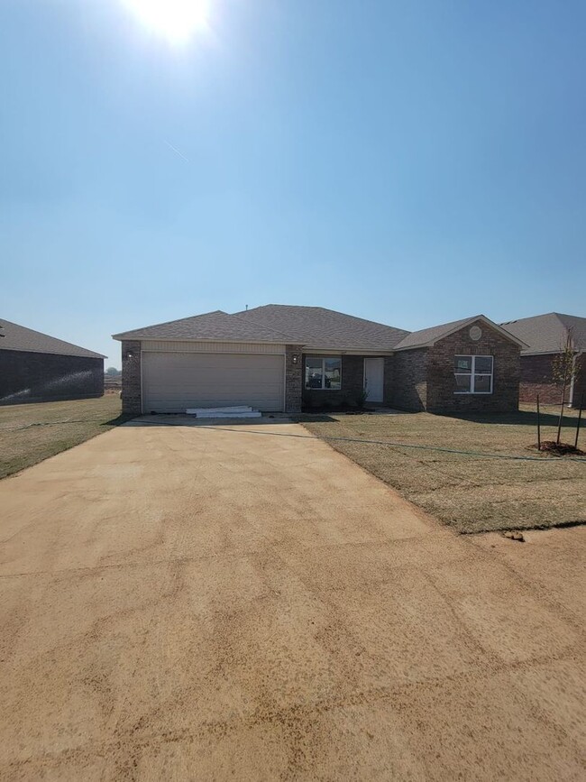1407 E Honolulu Pl in Broken Arrow, OK - Building Photo - Building Photo