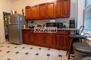 18 Euston St in Brookline, MA - Building Photo