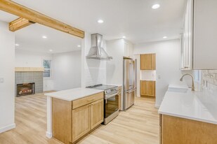 1022 Parkway Dr NW in Salem, OR - Building Photo