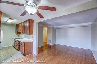 803 Cambridgeshire Ct in Johnson City, TN - Building Photo - Building Photo