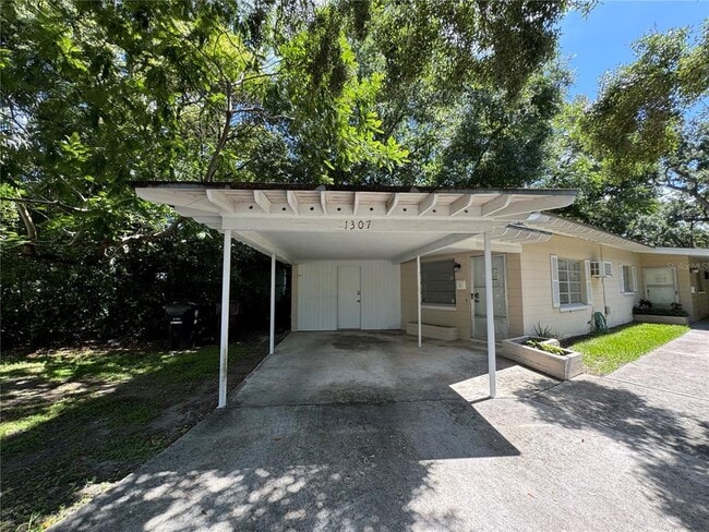 property at 1307 N Fern Creek Ave